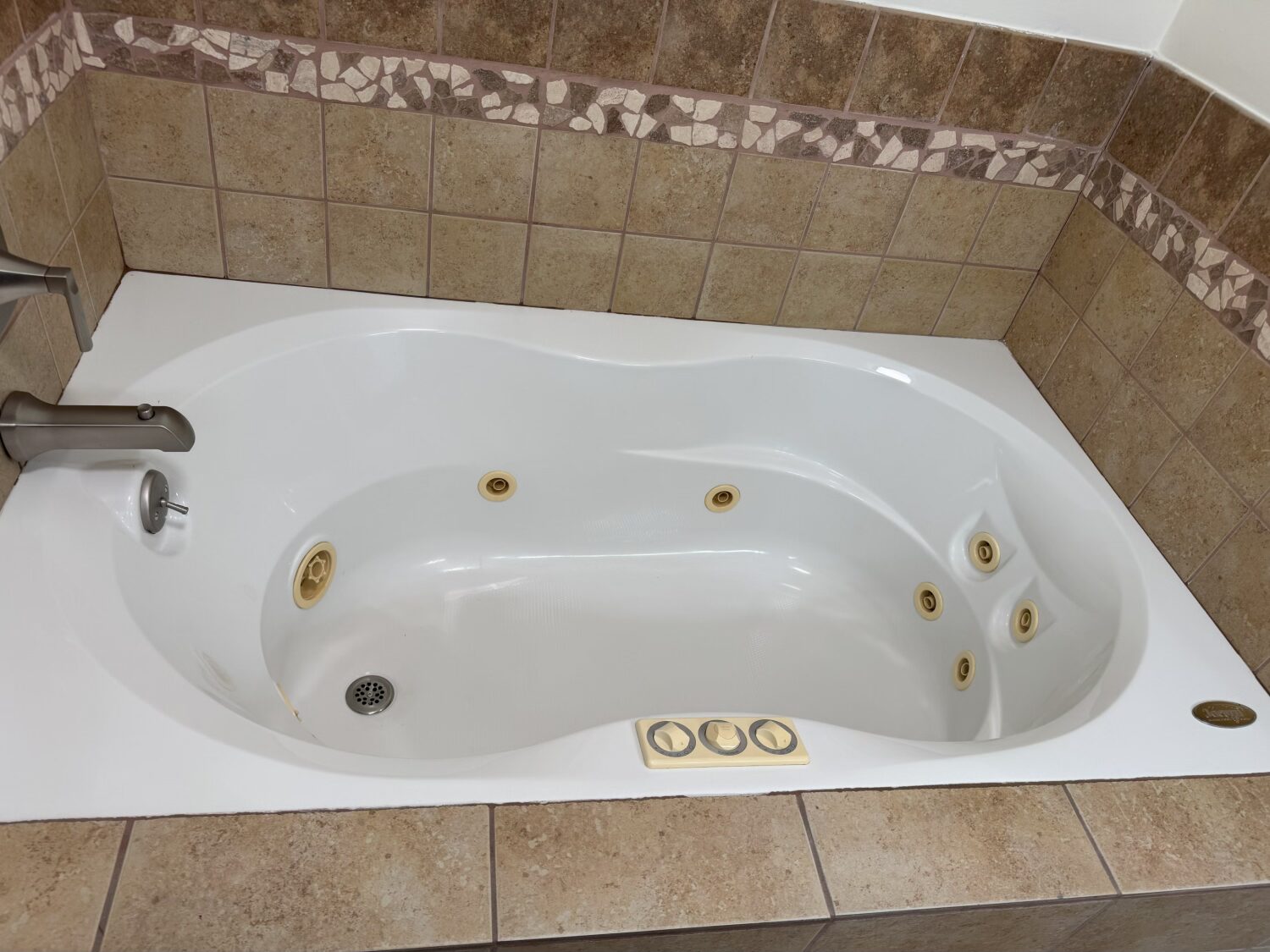 9E91C923-B84E-418B-9E03-5E4554C36DB2